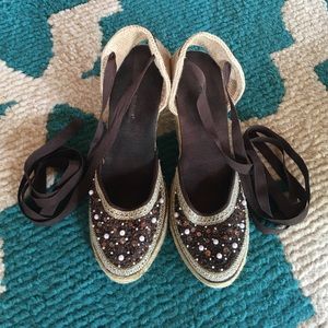 Brown wedge espadrilles with bead detail