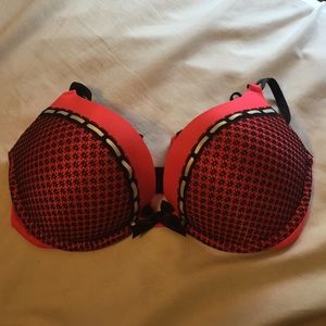 Victoria's Secret lace bombshell bra