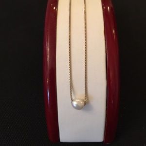 Silver chain with pearl