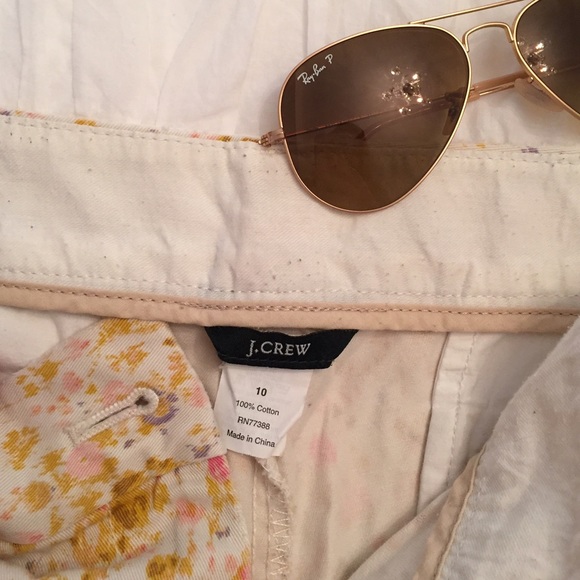 Stylish J Crew Vintage, Floral Shorts -- size 10 - Picture 3 of 4