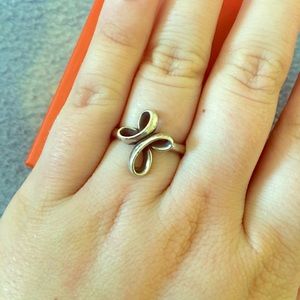 Enteral Ribbon Cross Ring, James Avery!