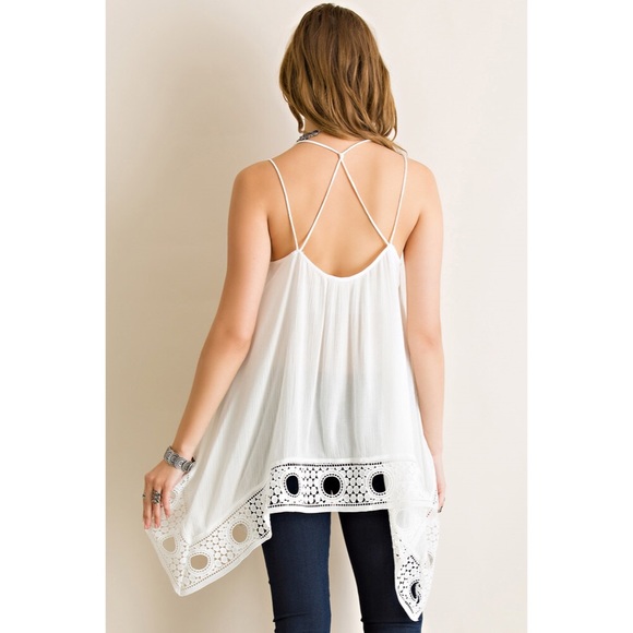 🔹LAST🔹Beautiful Handkerchief Tank - Picture 3 of 4