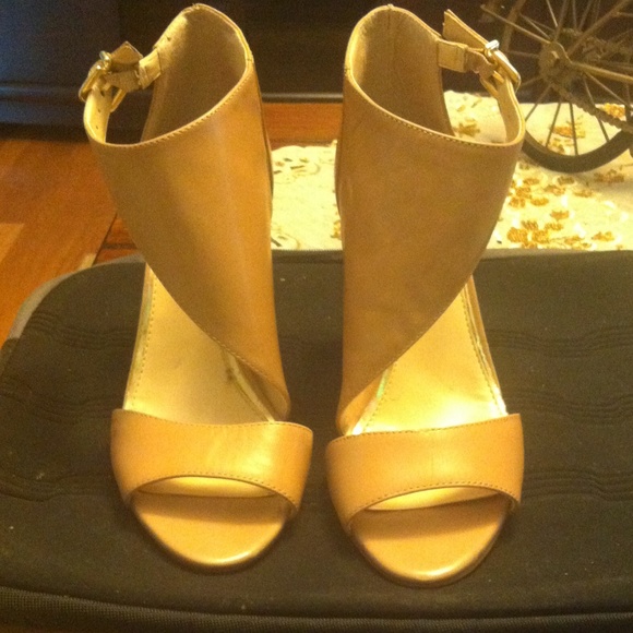Bcbg shoes