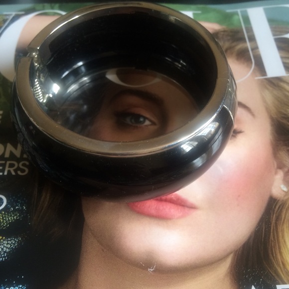 Black bangle - Picture 3 of 3
