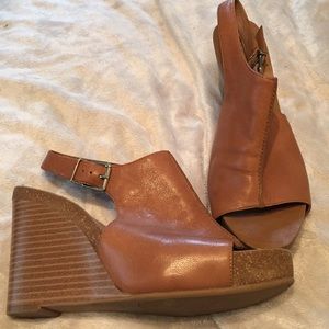 BCBG camel wedge sandals