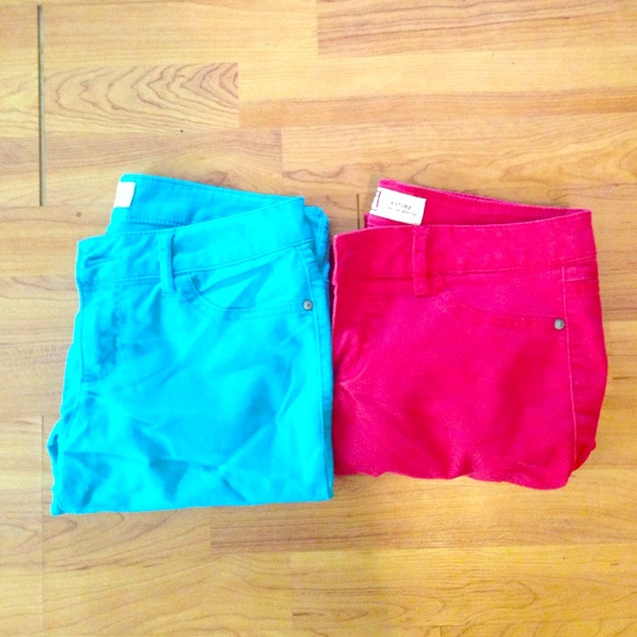 Lot of 2 blue and red LEI jeans
