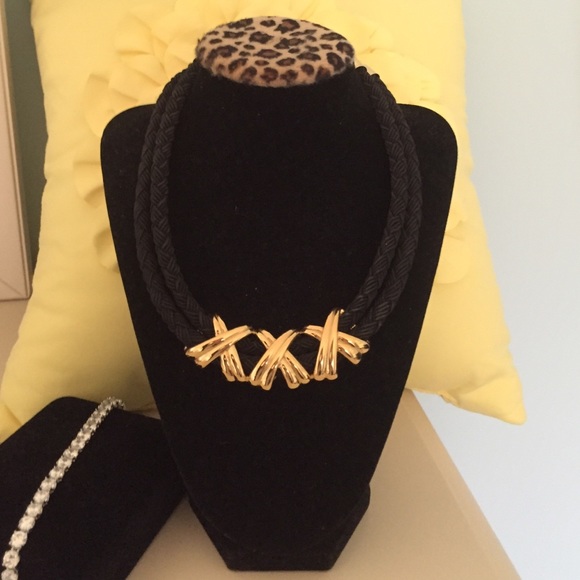 Kiss necklace!