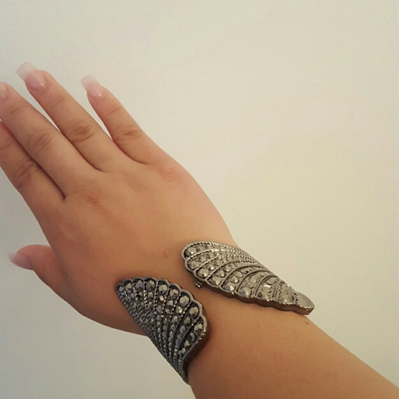 Bracelet - Picture 2 of 2