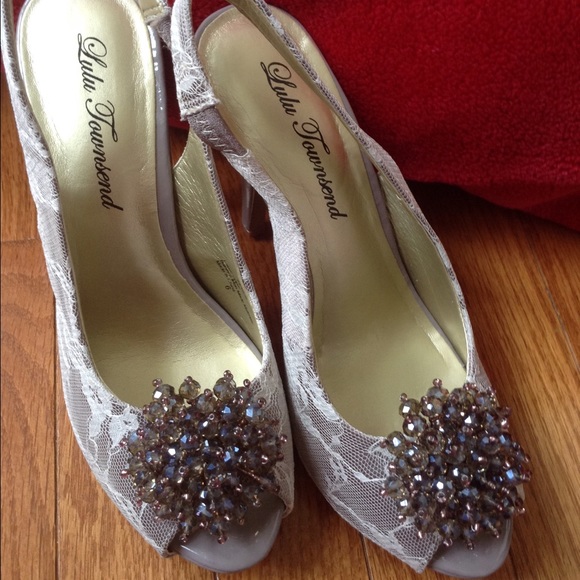 Formal shoes