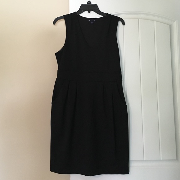 Gap little black dress