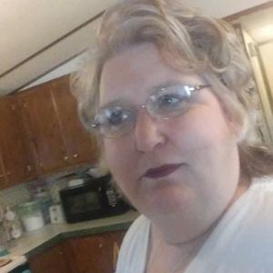 Meet your Posher, Edith