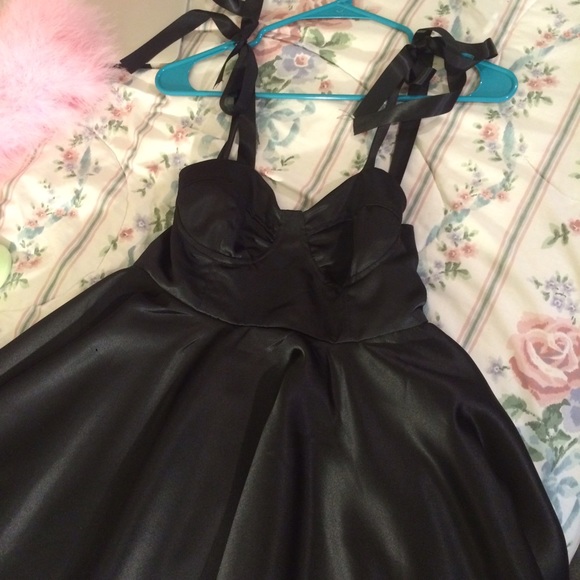 hold // fete maybe babydoll - Picture 1 of 1
