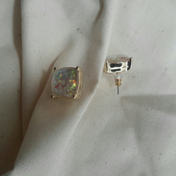 Hp. Irredescent glitter earrings, gold tone, stud - Picture 2 of 2