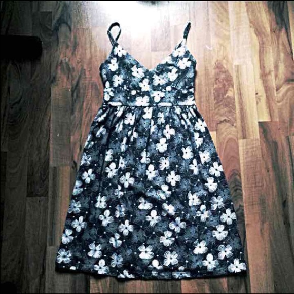 ‼️SOLD‼️Cute summer flowery dress