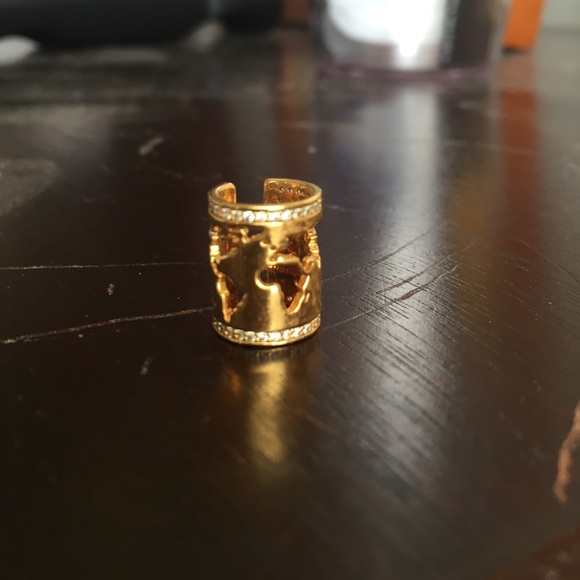 World map ear cuff / necklace pendant - Picture 3 of 4