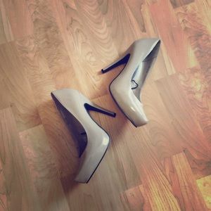 Beautiful Nude Pumps