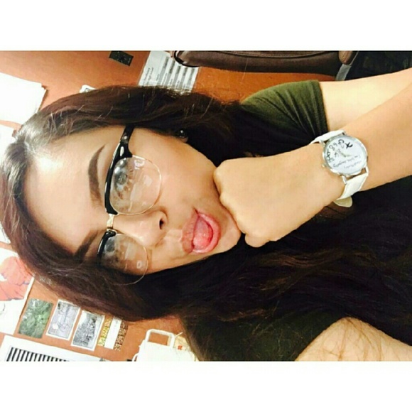 Meet your Posher, Aariona