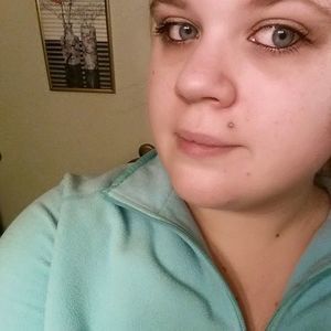 Meet your Posher, Desirae