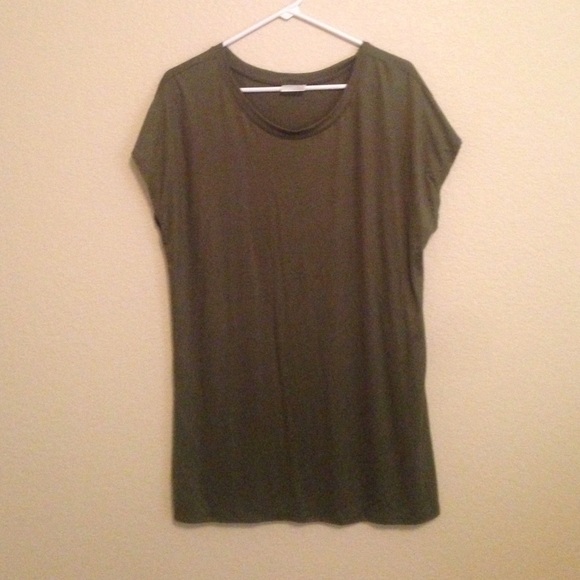 NWOT Size M Olive Tshirt Tunic