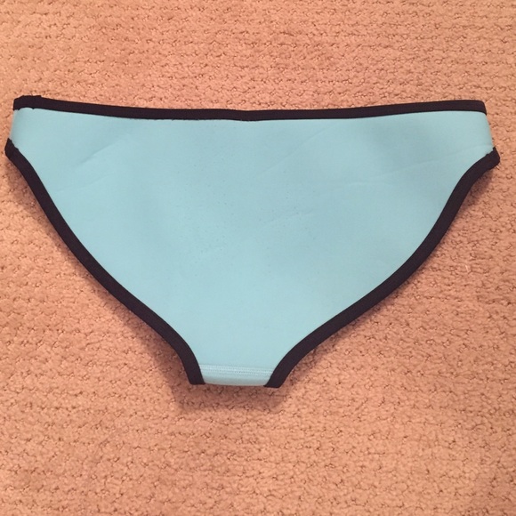 Authentic triangl bikini bottoms - Picture 2 of 3