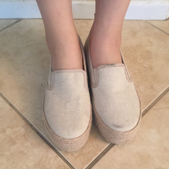 Forever21 Slip-ons - Picture 2 of 4