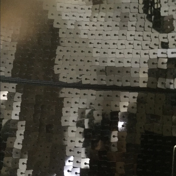 Beautiful sequins skirt - Picture 2 of 3