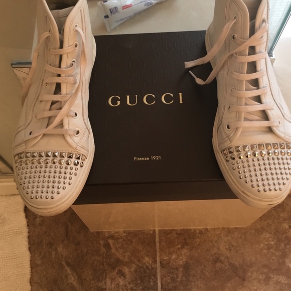 Gucci Leather sneakers with studs!