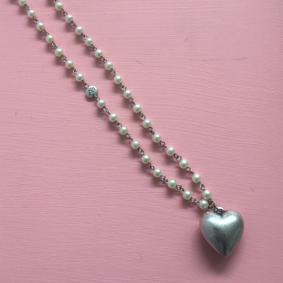 🎀GIFTED🎀Pearl and heart necklace - Picture 2 of 4