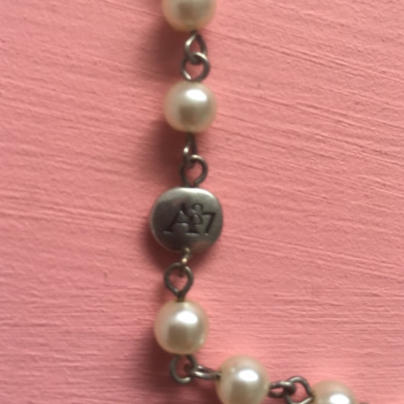 🎀GIFTED🎀Pearl and heart necklace - Picture 3 of 4