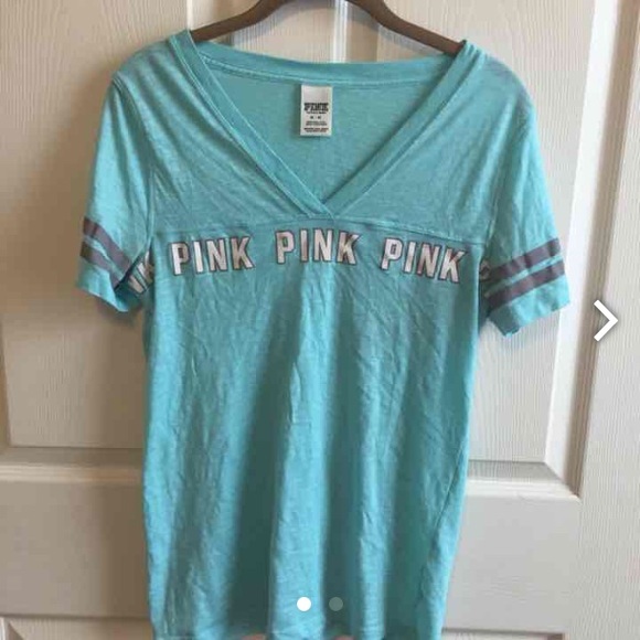 VS PINK v neck