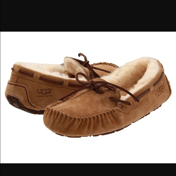 UGG Shoes - Ugg Dakota slippers. Size 4/6