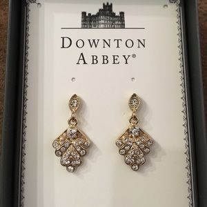 Downton Abbey Jewelry - Downton Abbey leaf earrings Downton Abbey Jewelry - Downton Abbey leaf earrings
