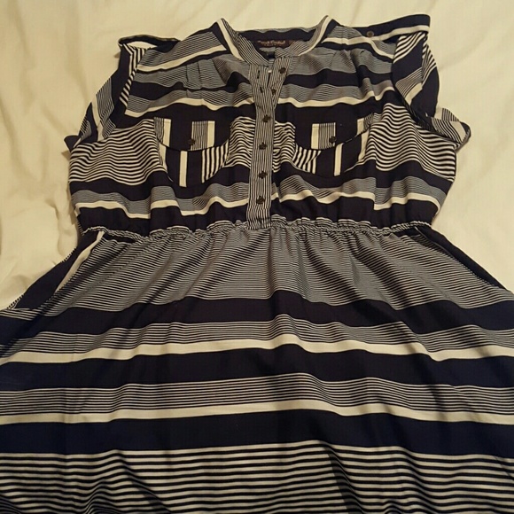 NWOT Super cuter atripped dress