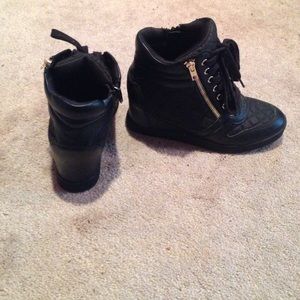 Wedge sneakers