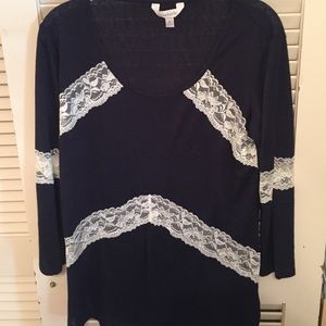 Long sleeve tee with lace