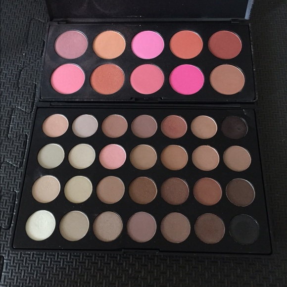 Morphe eyeshadow palette #28 and blush #10
