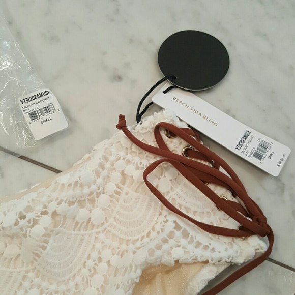 Amuse Society Crochet Boycut Bottoms - Picture 5 of 8