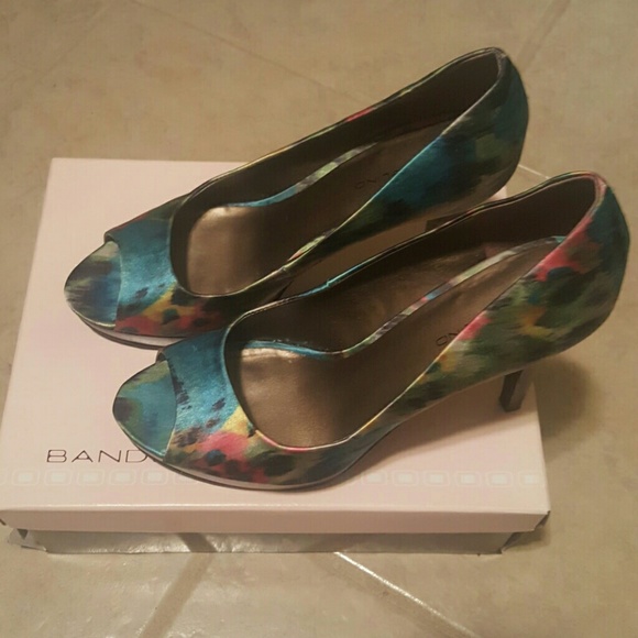 Bandolino Shoes - Peep toe pumps *Offers Encouraged *