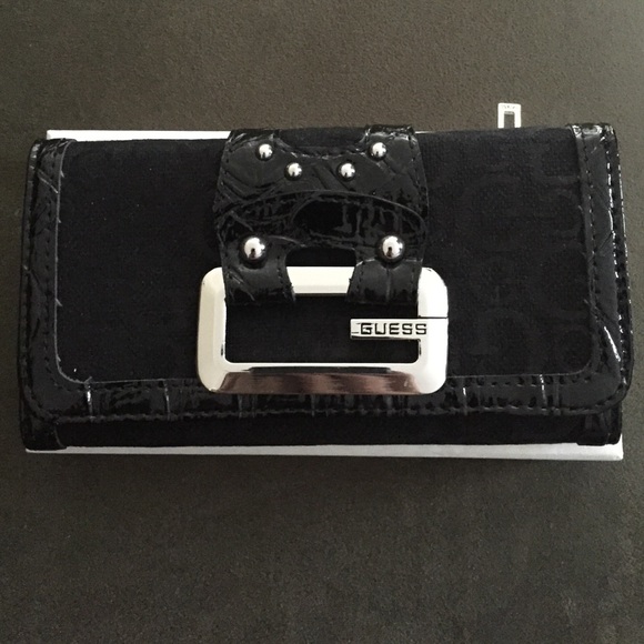 GUESS wallet