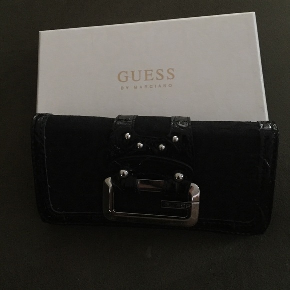 GUESS wallet - Picture 2 of 4