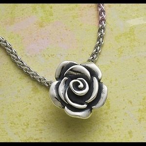 ISO James Avery rose pendant!