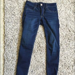 Dark size 6 AE jeans