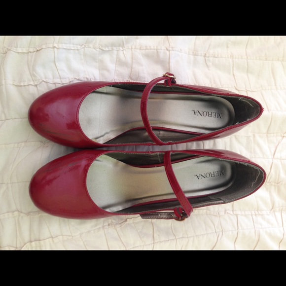 Size 10 Merona Mary Jane High Heels.