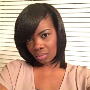 Meet your Posher, Ebony