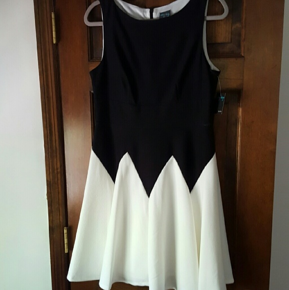 GABBY SKYE Pique Knit Fit-and-Flare Dress - Picture 3 of 9