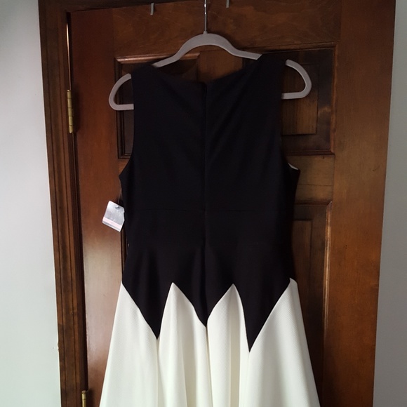 GABBY SKYE Pique Knit Fit-and-Flare Dress - Picture 5 of 9