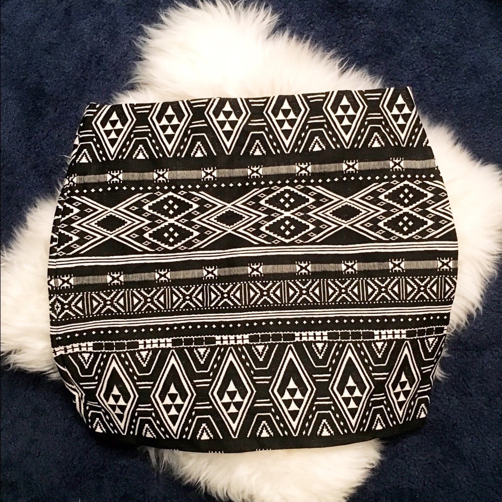 🆕 Short wrap-front jersey skirt - Picture 4 of 4