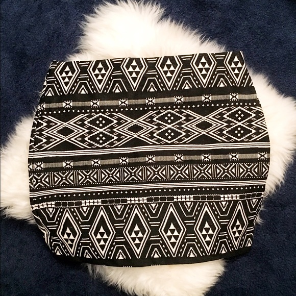 🆕 Short wrap-front jersey skirt - Picture 4 of 4