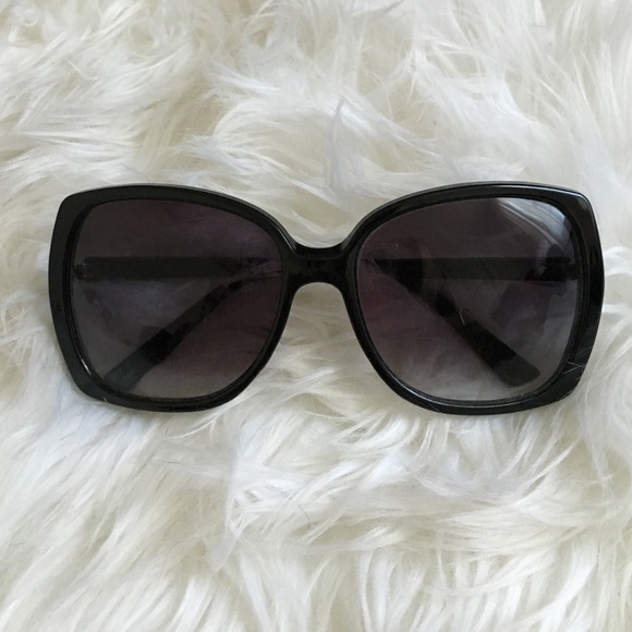 Oversized Black Sunglasses - Picture 1 of 2