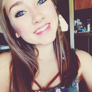 Meet your Posher, Lexi